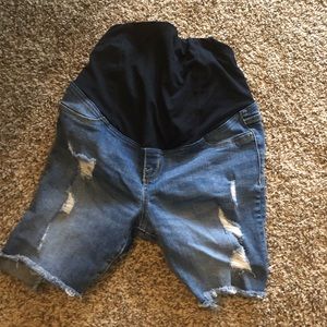 Maternity shorts